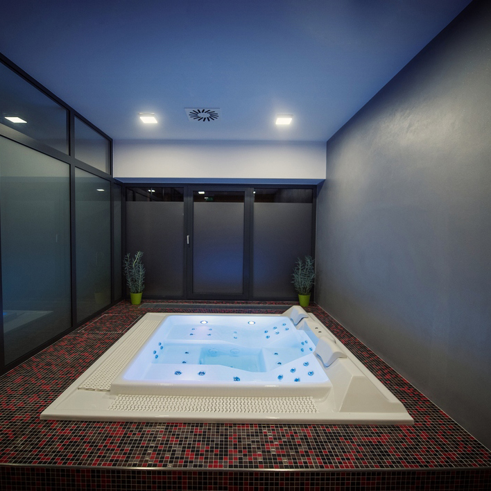 Hydromasážní vana